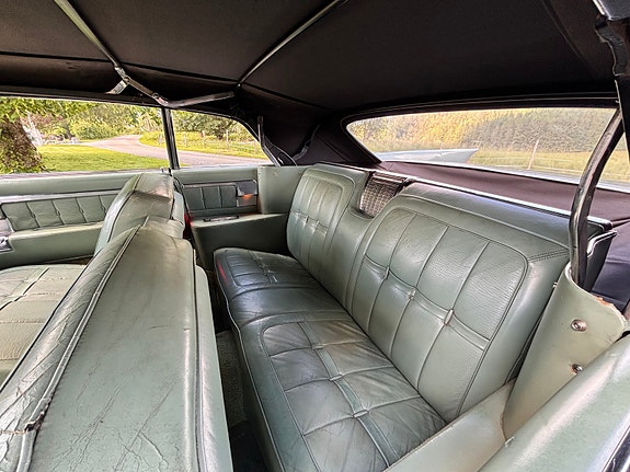 Cadillac Eldorado Biarritz 4 of 6