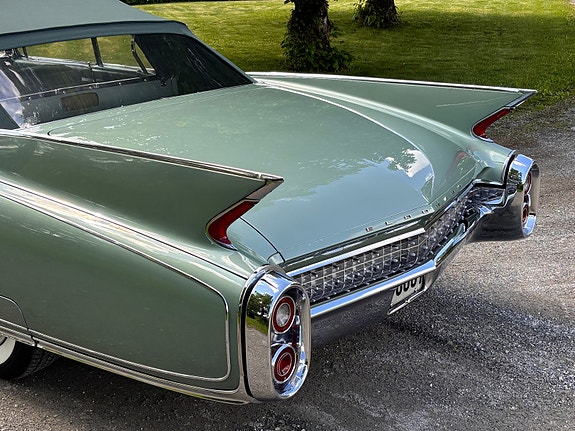 Cadillac Eldorado Biarritz 2 of 6