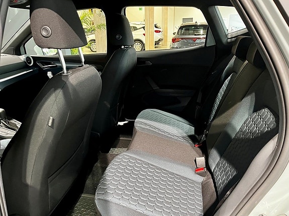 Seat Arona 4 of 7