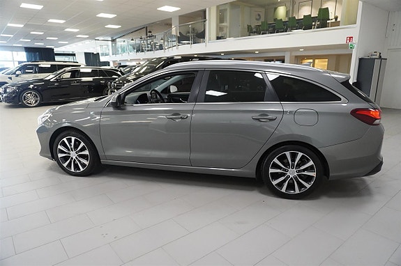 Hyundai i30 2 of 9
