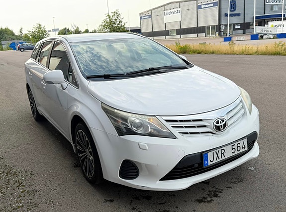 Toyota Avensis 5 of 6