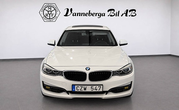BMW 320d 2 of 7