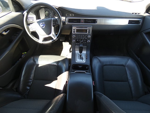 Volvo V70 11 of 14