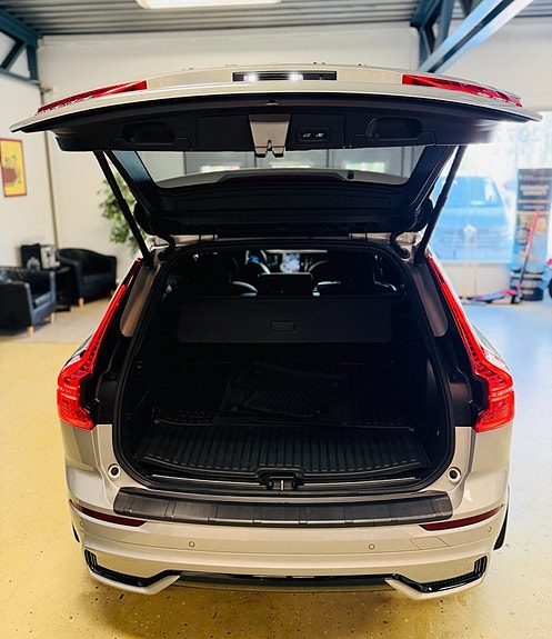 Volvo XC60 8 of 26