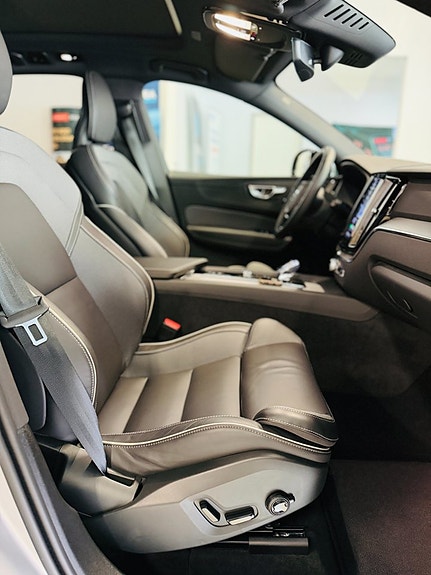 Volvo XC60 25 of 26