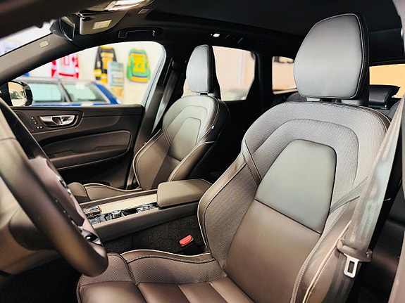 Volvo XC60 16 of 26