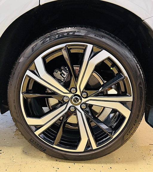 Volvo XC60 13 of 26