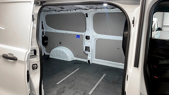 Volkswagen Transporter 9 of 15
