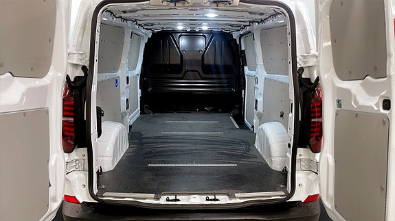 Volkswagen Transporter 8 of 15