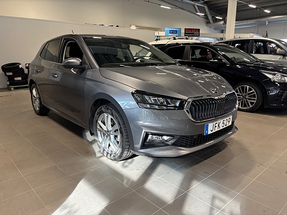 Skoda Fabia 2 of 8