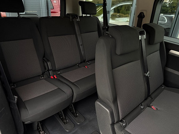 Peugeot Traveller 15 of 19