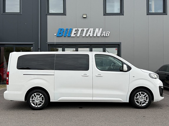 Peugeot Traveller 6 of 19