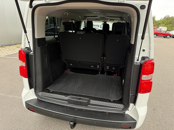 Peugeot Traveller 9 of 19