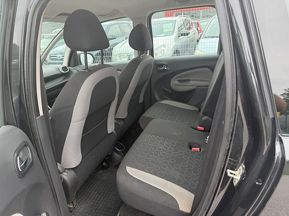 Citroen C3 Picasso 19 of 28