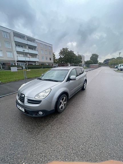 Subaru Tribeca 2 of 7