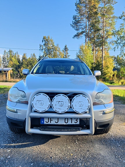Volvo XC90 3 of 14