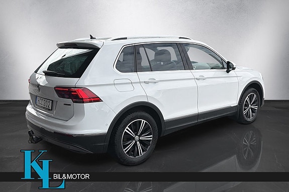 Volkswagen Tiguan 3 of 17