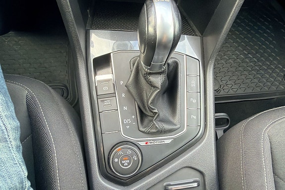 Volkswagen Tiguan 14 of 17
