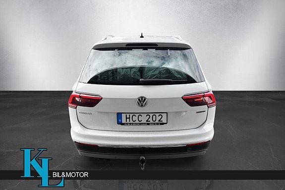 Volkswagen Tiguan 5 of 17