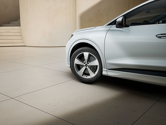 Audi Q4 e-tron 6 of 10