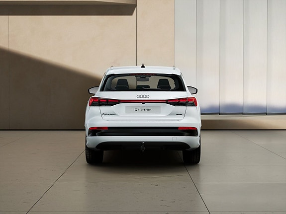 Audi Q4 e-tron 4 of 10
