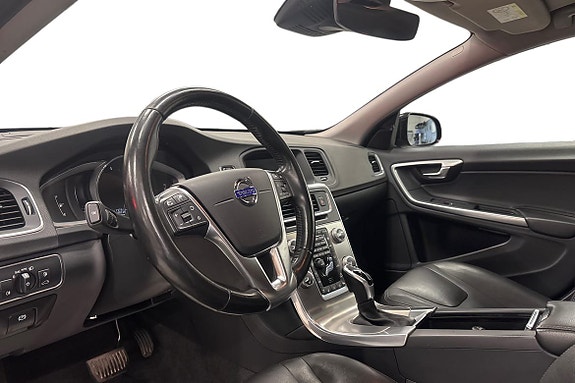 Volvo V60 Cross Country 8 of 22
