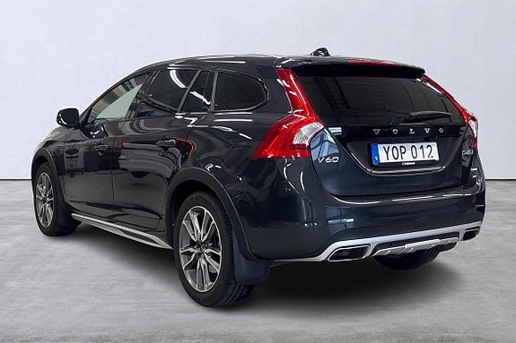 Volvo V60 Cross Country 4 of 22