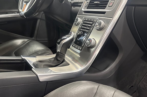 Volvo V60 Cross Country 15 of 22