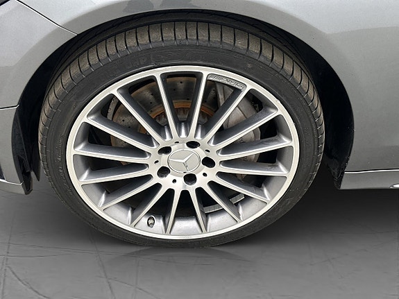 Mercedes-Benz C300 28 of 30