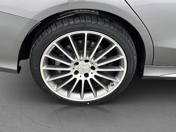 Mercedes-Benz C300 30 of 30