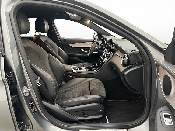 Mercedes-Benz C300 25 of 30