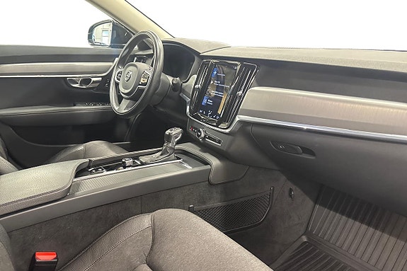 Volvo V90 10 of 21