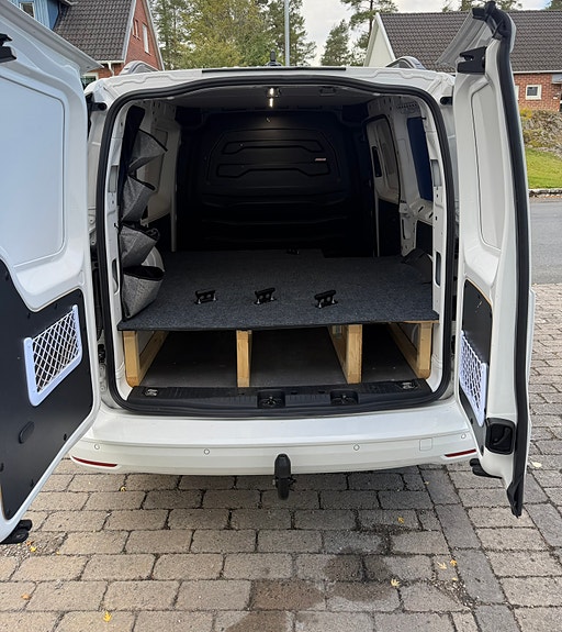 Volkswagen Caddy Maxi 13 of 16