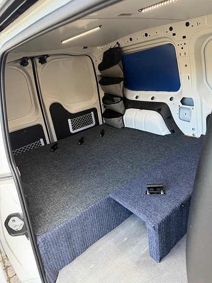 Volkswagen Caddy Maxi 8 of 16