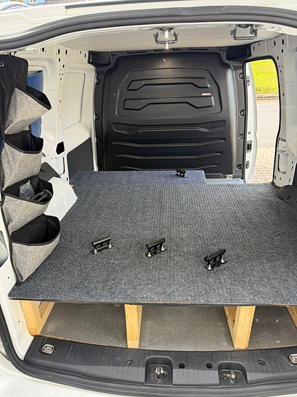 Volkswagen Caddy Maxi 5 of 16