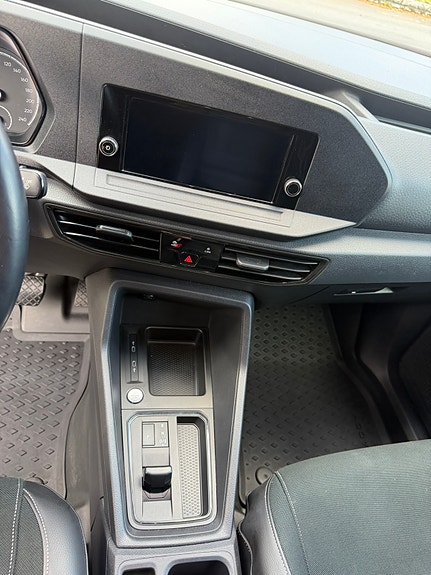 Volkswagen Caddy Maxi 11 of 16