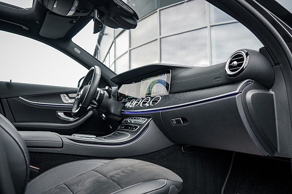 Mercedes-Benz E300 de 18 of 19