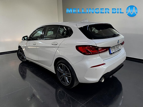 BMW 118i 4 of 10