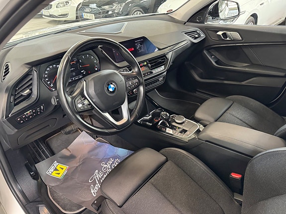 BMW 118i 9 of 10