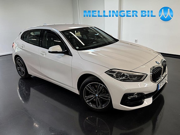 BMW 118i 2 of 10