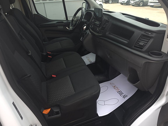 Ford Transit Custom 8 of 12