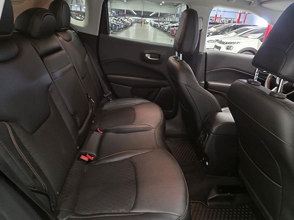 Jeep Compass 5 of 10