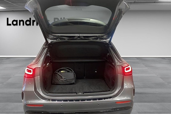 Mercedes-Benz GLA250 e 14 of 15