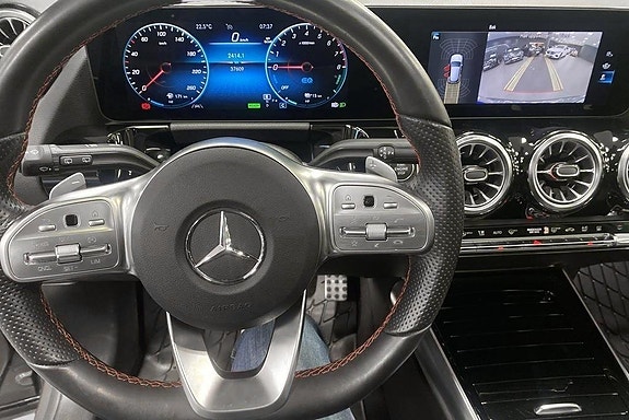 Mercedes-Benz GLA250 e 11 of 15