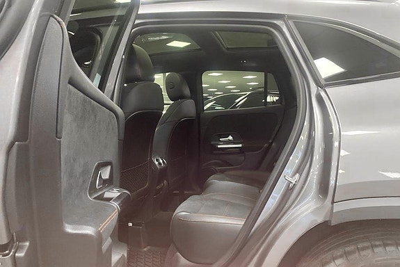 Mercedes-Benz GLA250 e 9 of 15