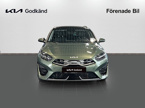 Kia Ceed 2 of 16