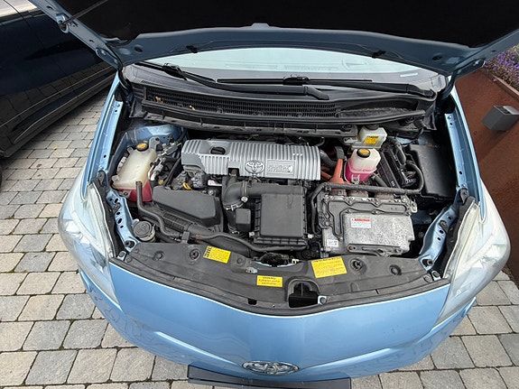 Toyota Prius Plug-in Hybrid 9 of 9