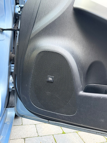 Toyota Prius Plug-in Hybrid 6 of 9