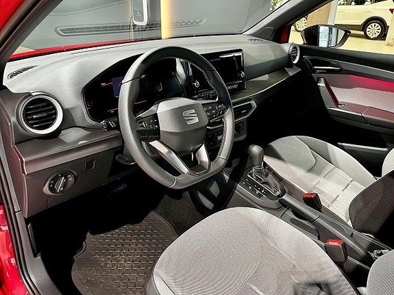 Seat Arona 3 of 6