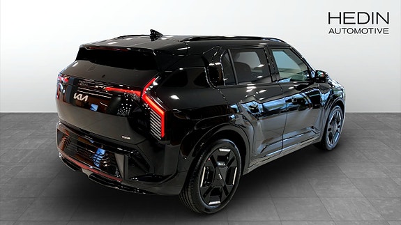 Kia EV3 2 of 14